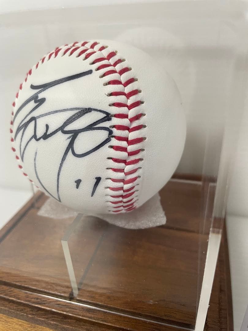 大谷翔平　直筆サインボール台座付き 　　日本ハムファイターズ時代