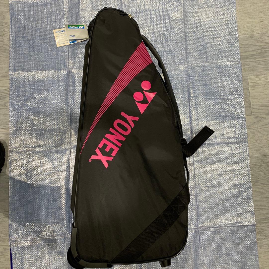 新品未使用　YONEX バドミントンバッグ 黒/ピンク キャスター付き