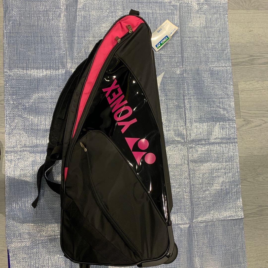 新品未使用　YONEX バドミントンバッグ 黒/ピンク キャスター付き
