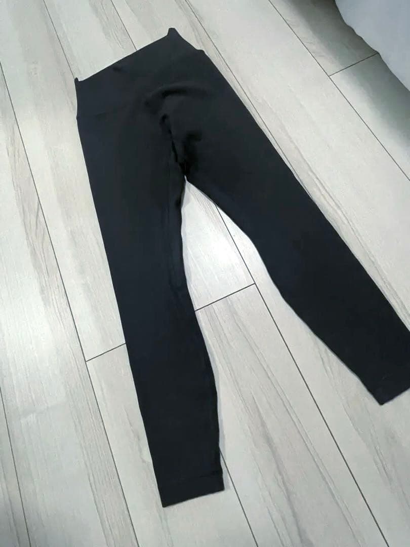 ルルレモンLululemon ヨガウェア ヨギーニ ピラティス ジムウェア