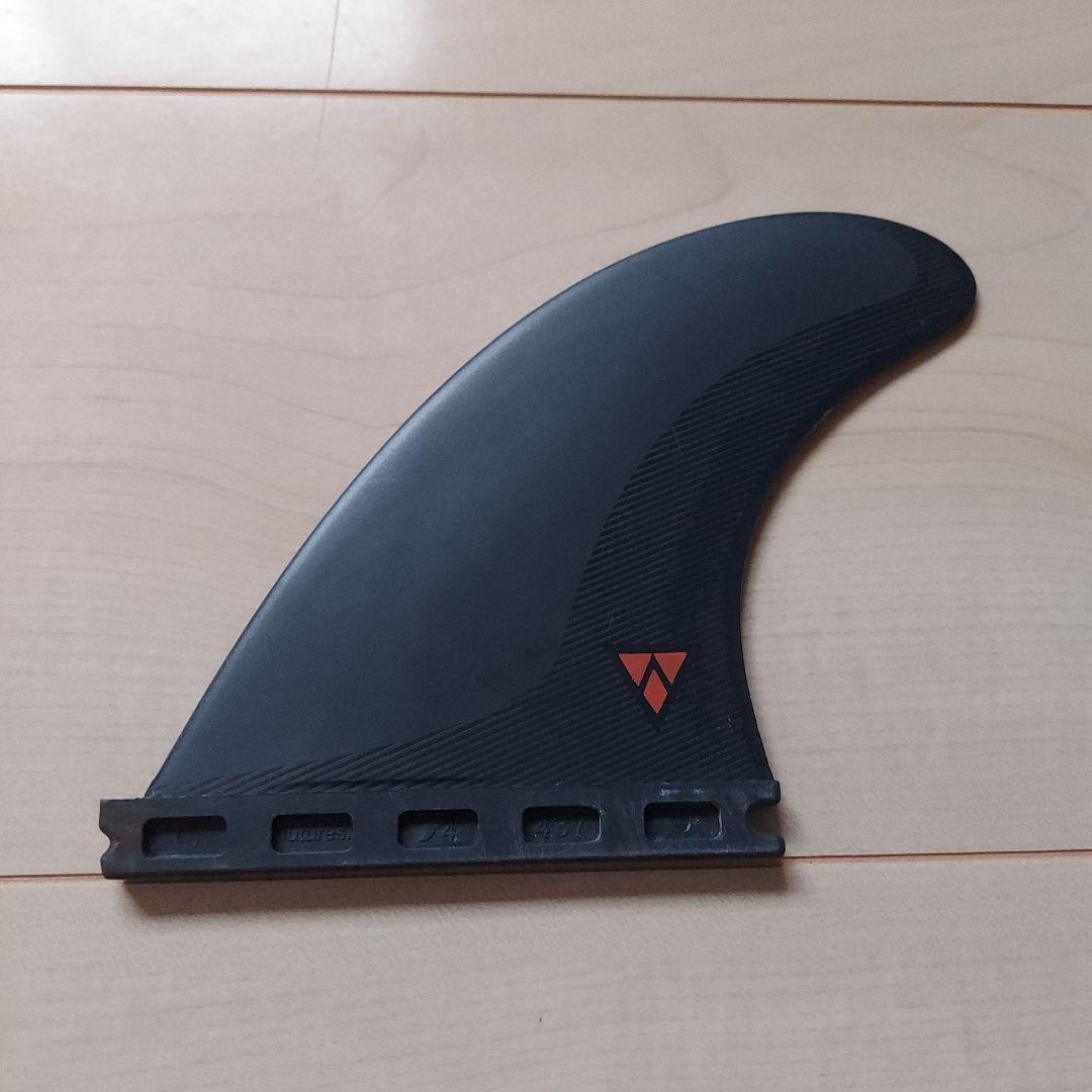 Futures Fin Alpha F4 Red　スモール