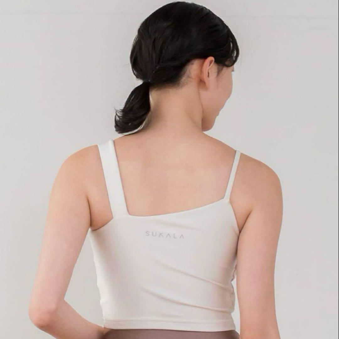 SUKALA 新品 M シャインストレッチアシンメトリーブラトップ