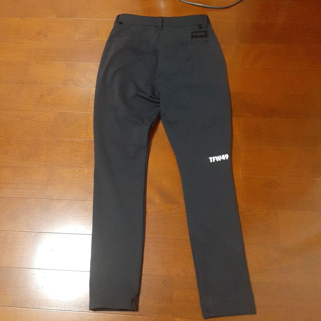 美品　TFW49 ロゴ入り スリムフィットパンツ 黒