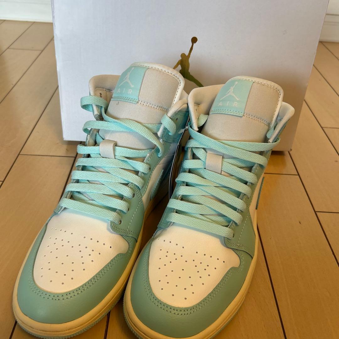 新品未使用品Air Jordan ミッドカット シューズ ミントグリーン