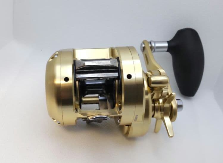 美品　シマノ　オシアコンクエストCT300HG（右巻き）