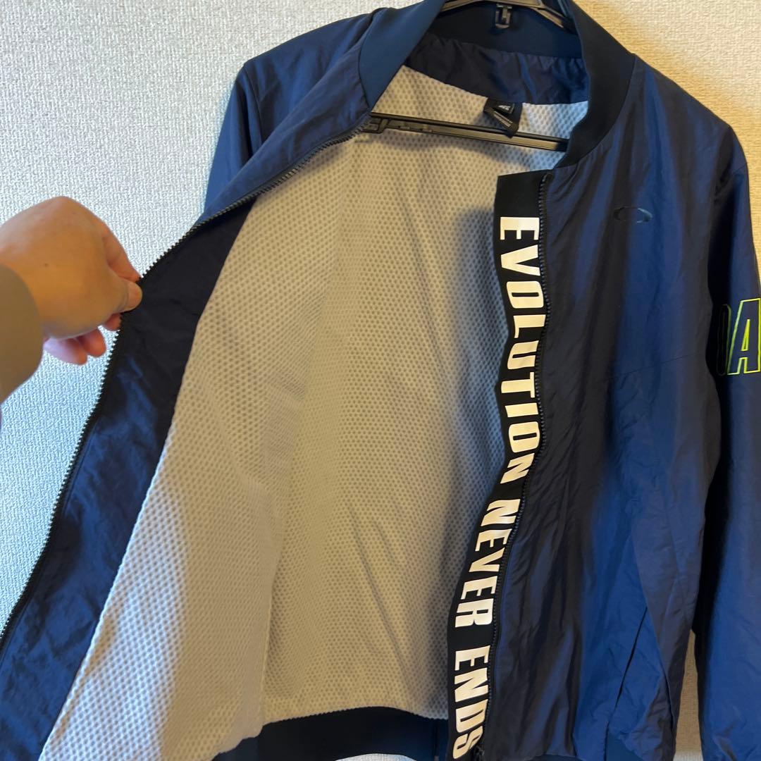 オークリー　ウインドブレーカー上下　XL
