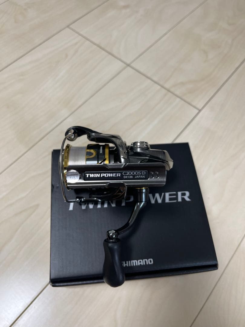 SHIMANO TWIN POWER C2000S スピニングリール
