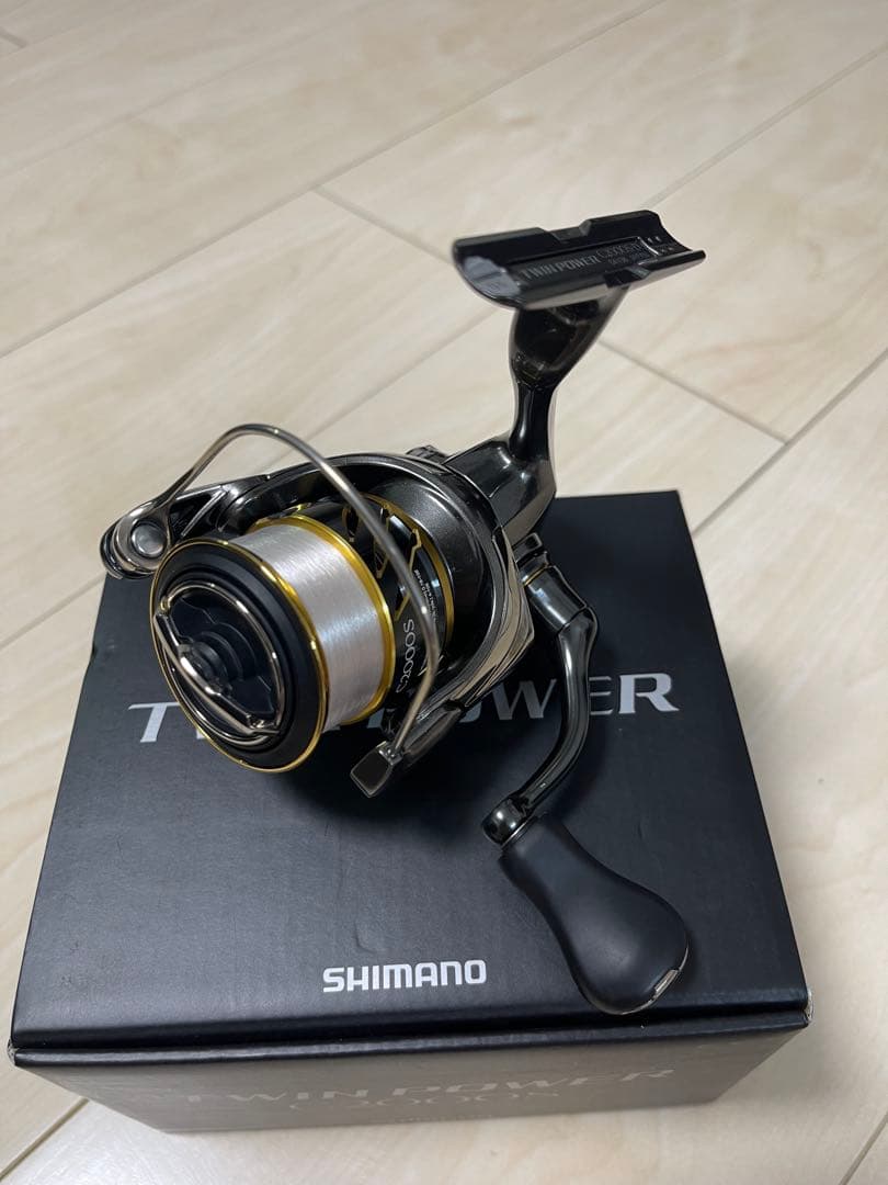 SHIMANO TWIN POWER C2000S スピニングリール