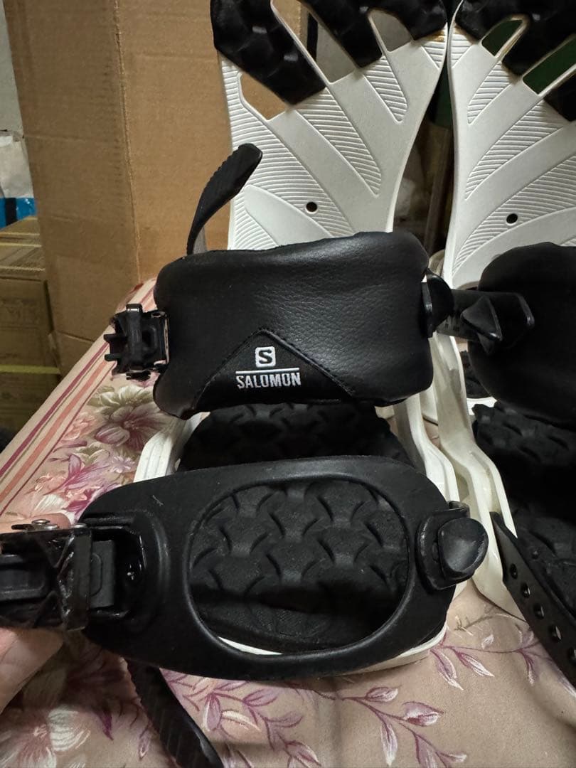 salomon サロモン　バインディング　白　Sサイズ