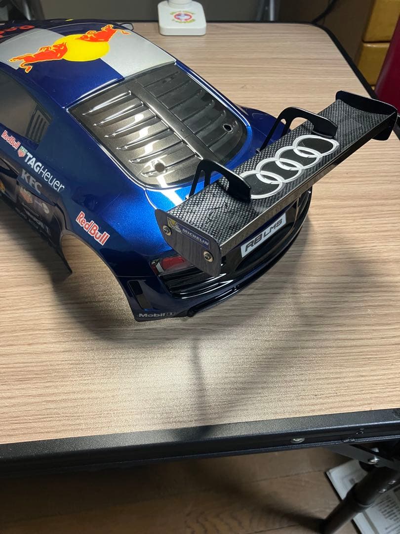 タミヤAudi R8 Red Bull カラー裏貼り未走行ボディ