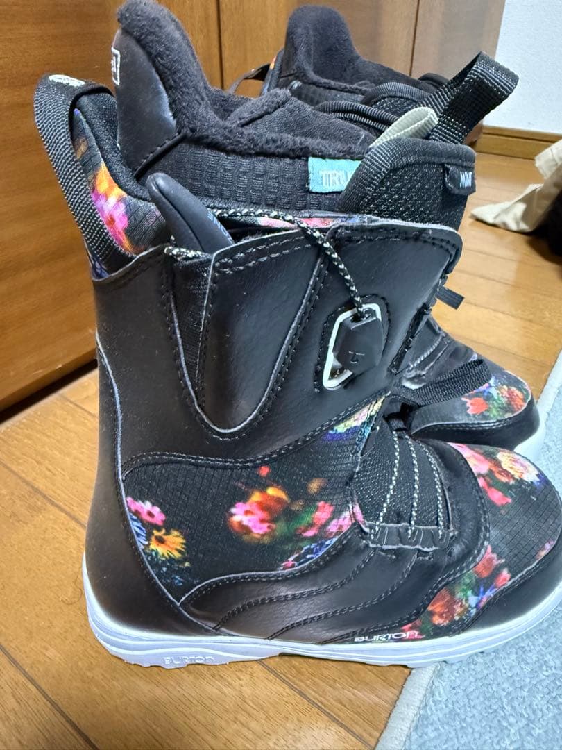★Burton MINT スノーボードブーツ レディース★