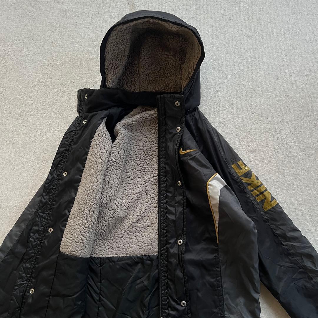 NIKE ナイキ 140㎝ キッズM ベンチコート 裏ボア 黒ブラック金ゴールド