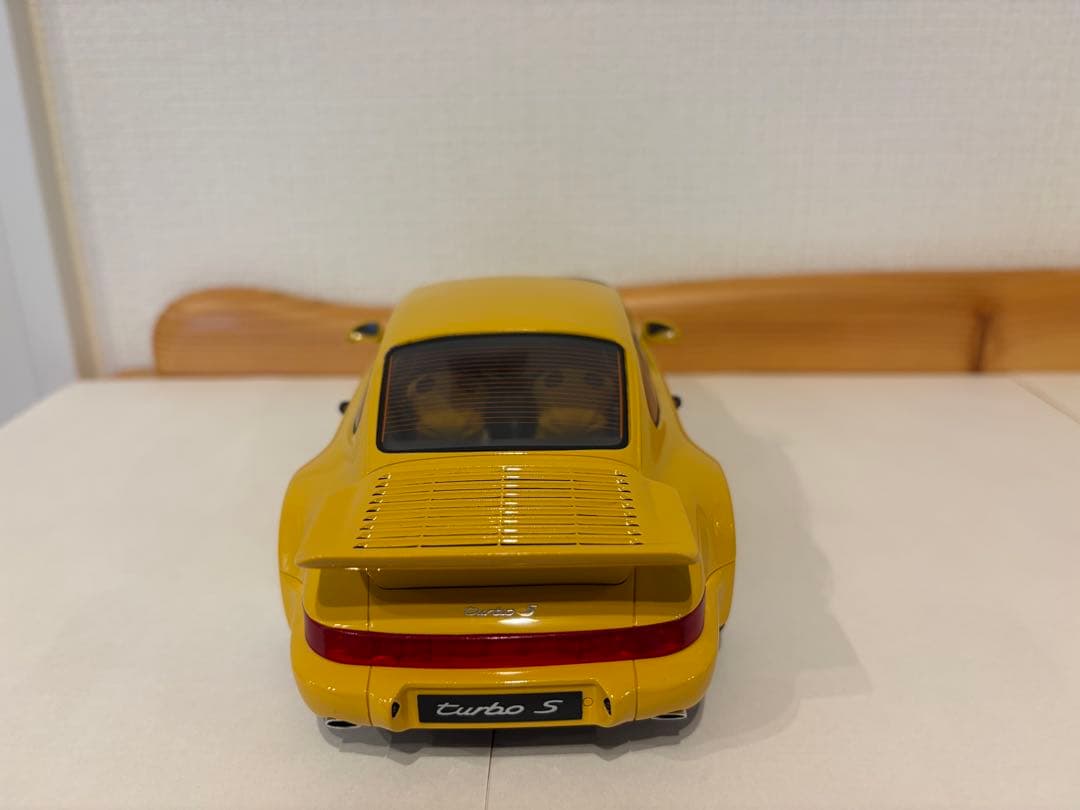 ポルシェ964Turbo S ミニカー 1/18