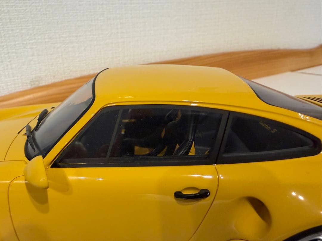 ポルシェ964Turbo S ミニカー 1/18