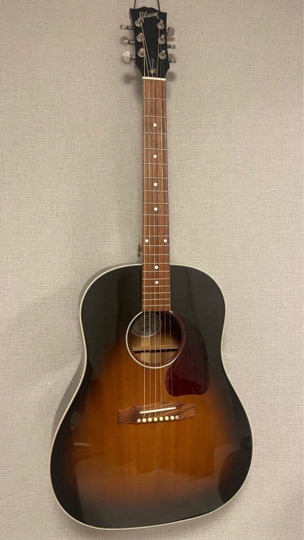 Gibson J-45スタンダード+ セミハードケース付