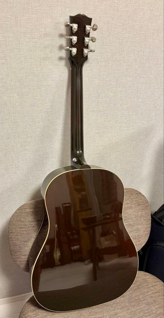 Gibson J-45スタンダード+ セミハードケース付