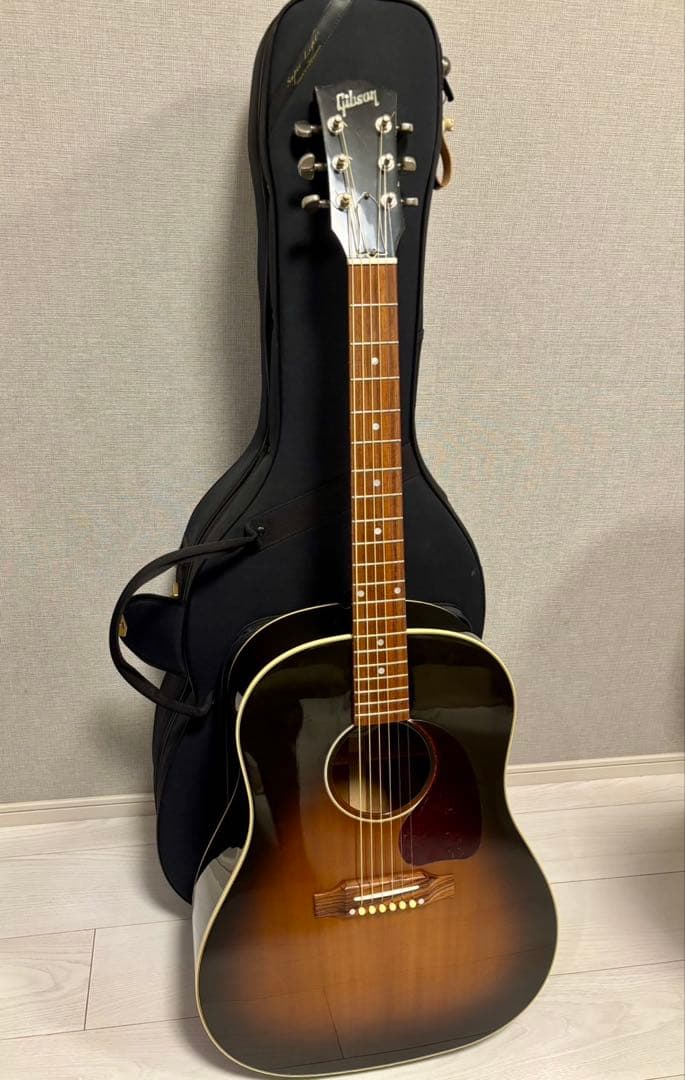 Gibson J-45スタンダード+ セミハードケース付