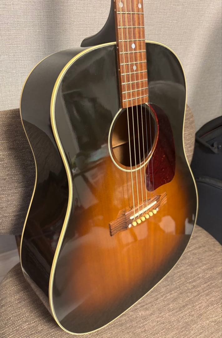 Gibson J-45スタンダード+ セミハードケース付