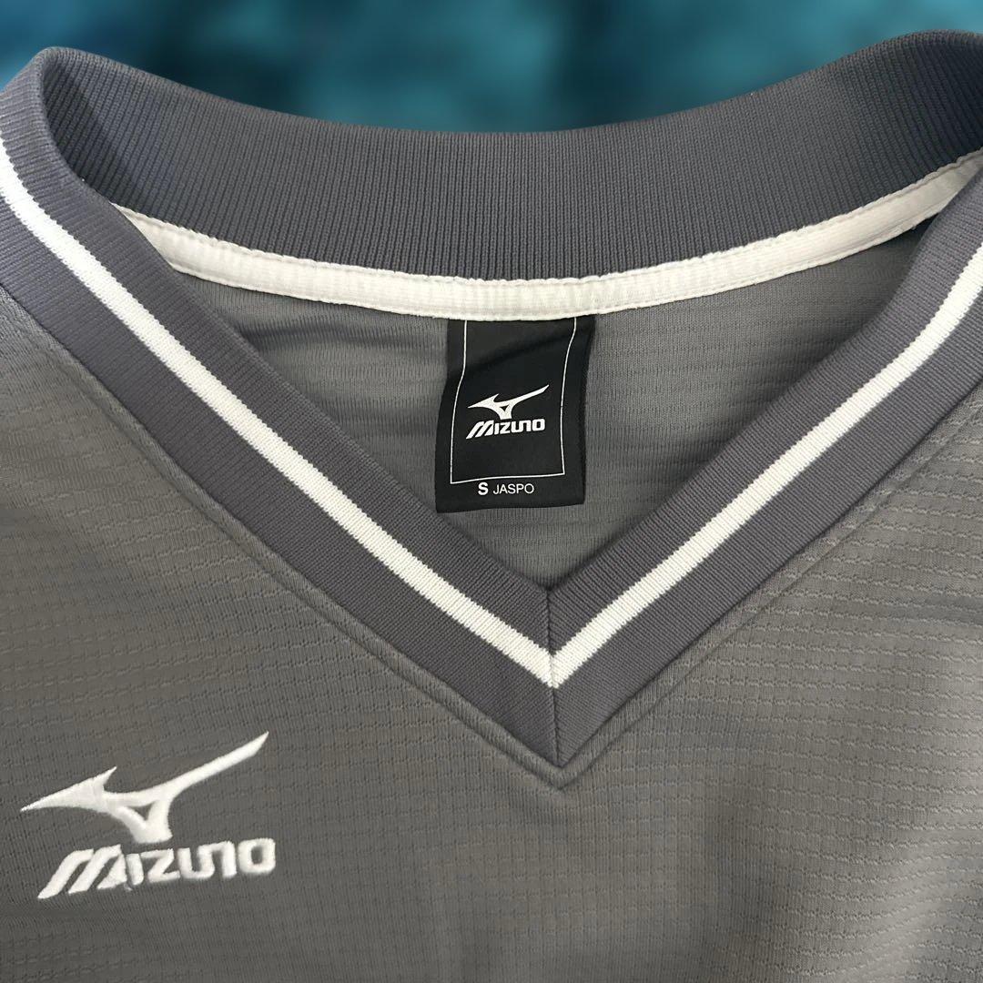 Mizuno グレー Vネック 長袖ウェア