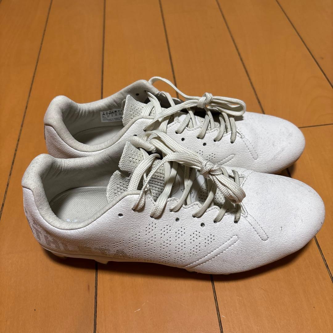 ATHLETAサッカーシューズ
