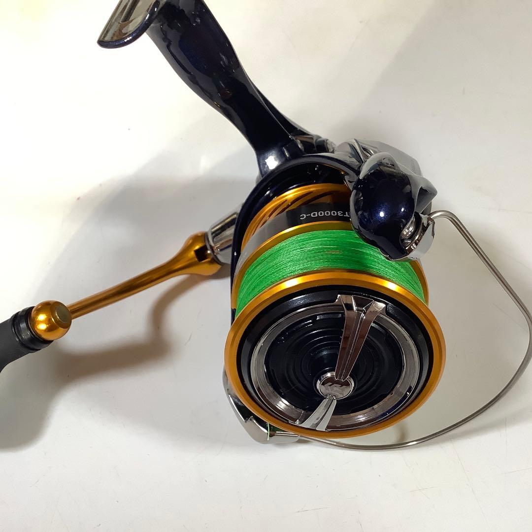 美品 DAIWA REVROS LT3000D-C ダイワ 24レブロス