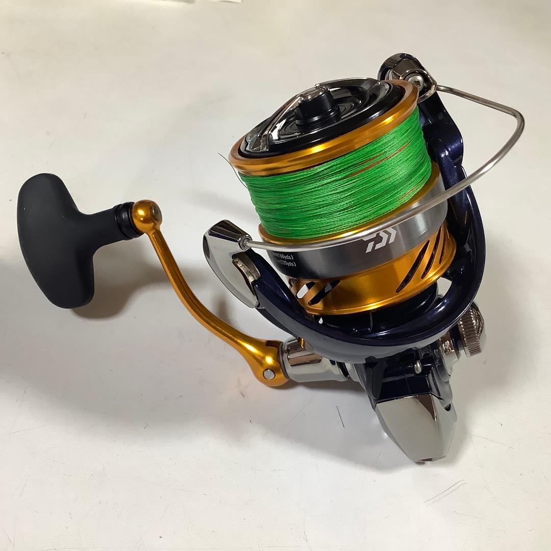 美品 DAIWA REVROS LT3000D-C ダイワ 24レブロス