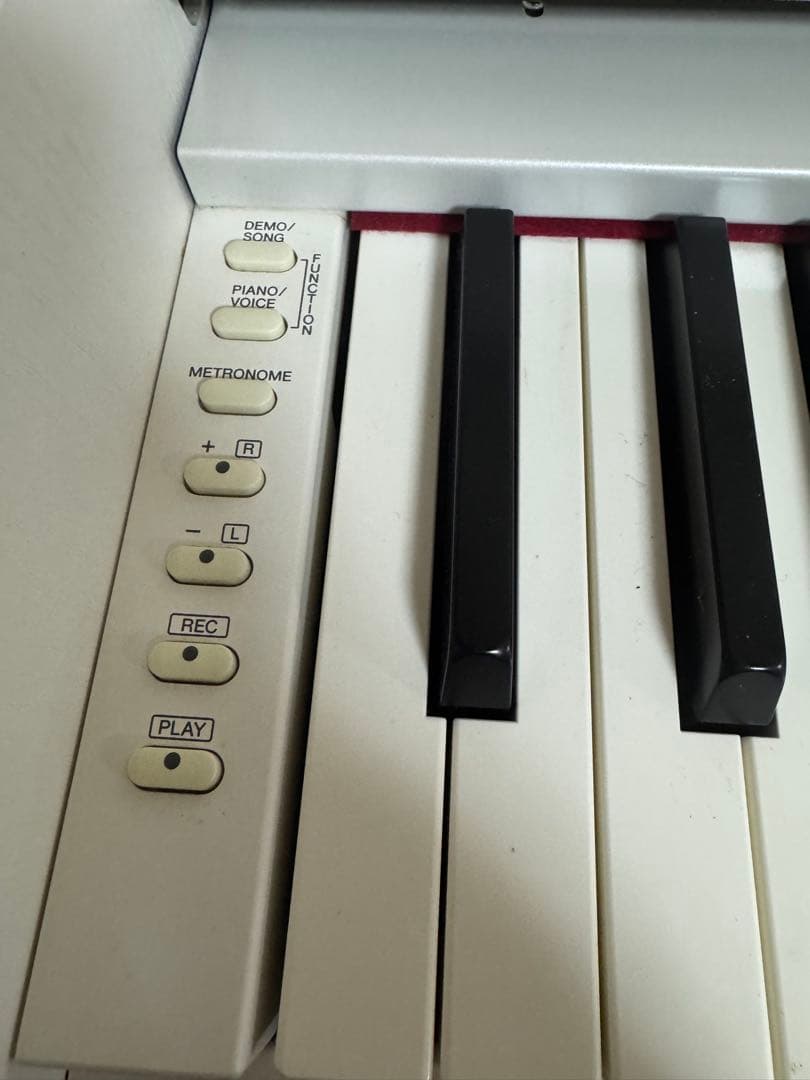 YAMAHA 電子ピアノ ARIUS（アリウス）　ホワイト
