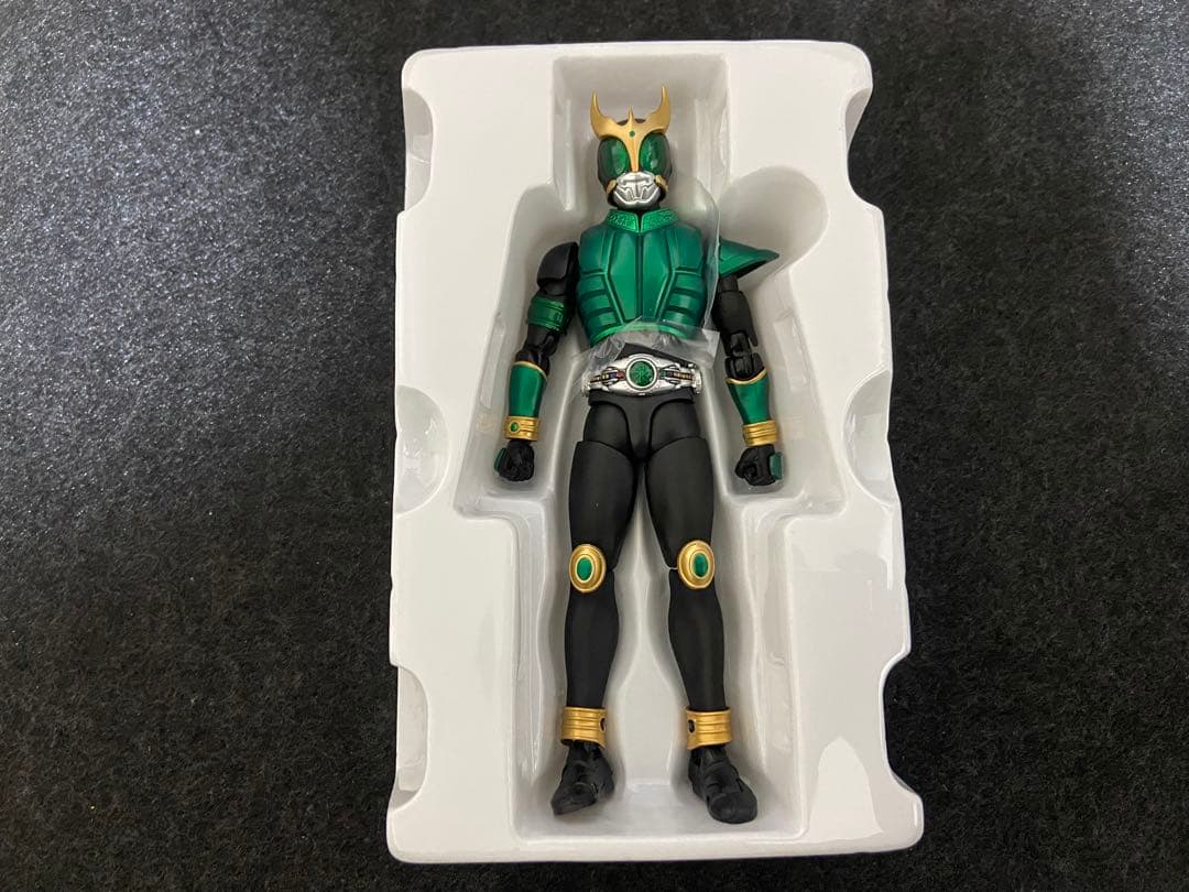 イ*ゴ様 s.h　真骨彫製法　仮面ライダークウガ　ペガサスフォーム　フィギュア