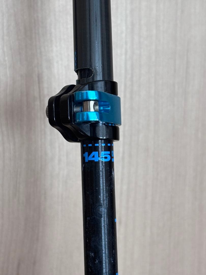 K2 LOCk JAW CARBON 105-145cm 伸縮　ブルー