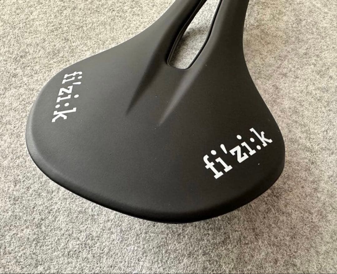 Fizik antares vento r5 幅150mm サドル