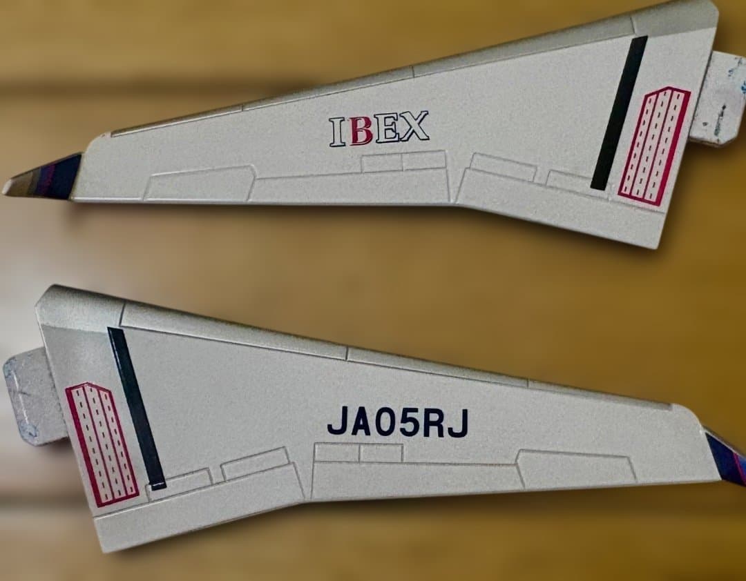 極美品 1/100 IBEX CRJ700 JA05RJ 箱付 クロスウイング製