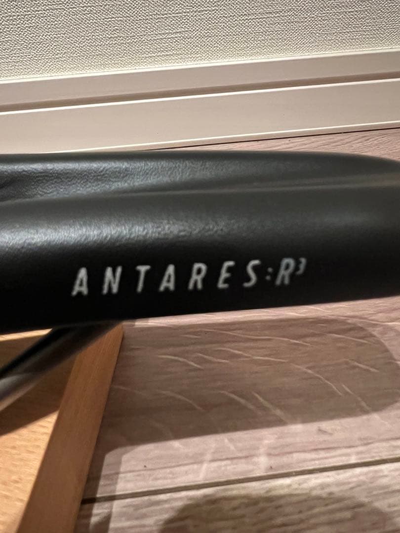 fi'zi:kフィジーク Antares R3（アンタレスR3） リアライト付き