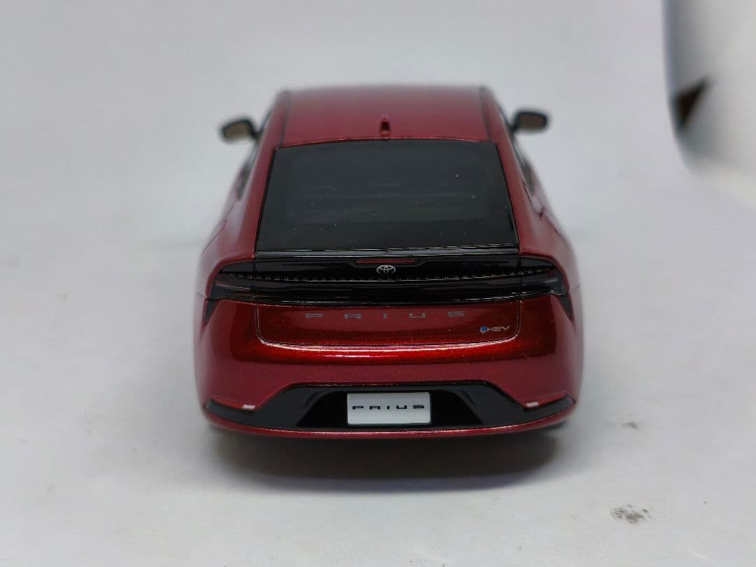 トヨタ プリウス 1/30 カラーサンプル ミニカー 赤　新型　現行型