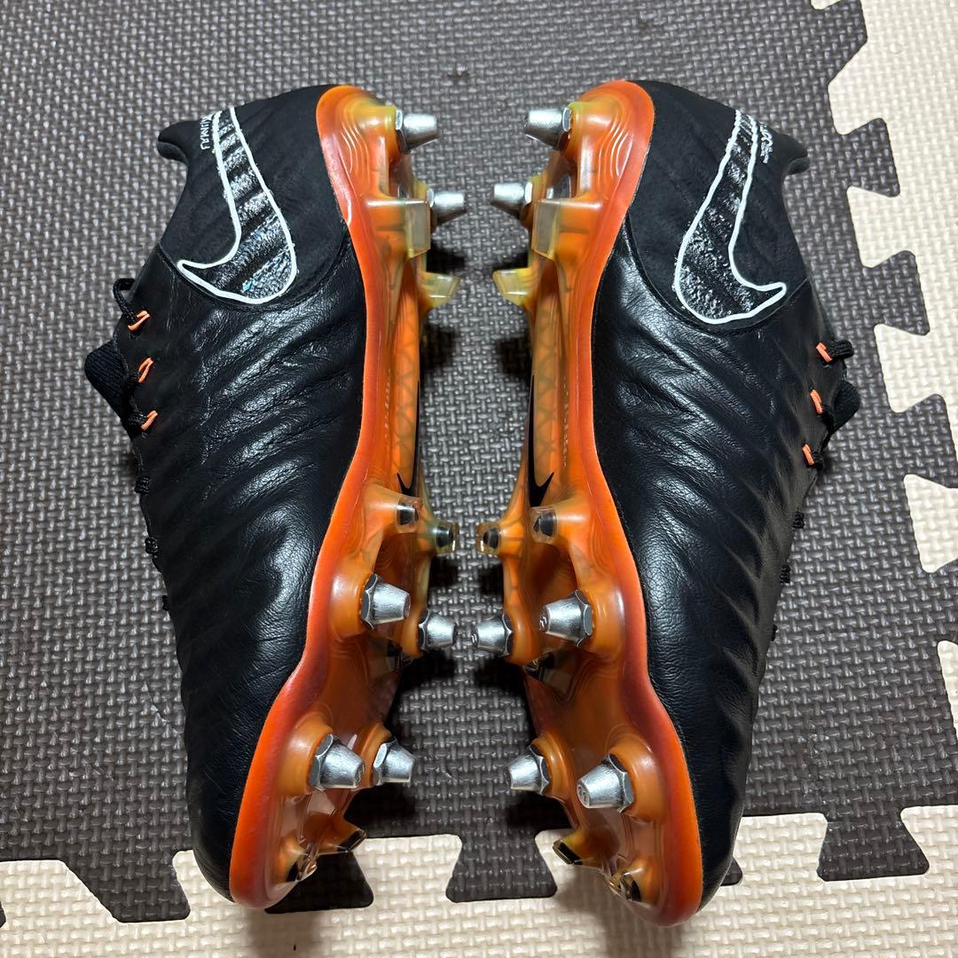 ナイキサッカースパイク　ティエンポ