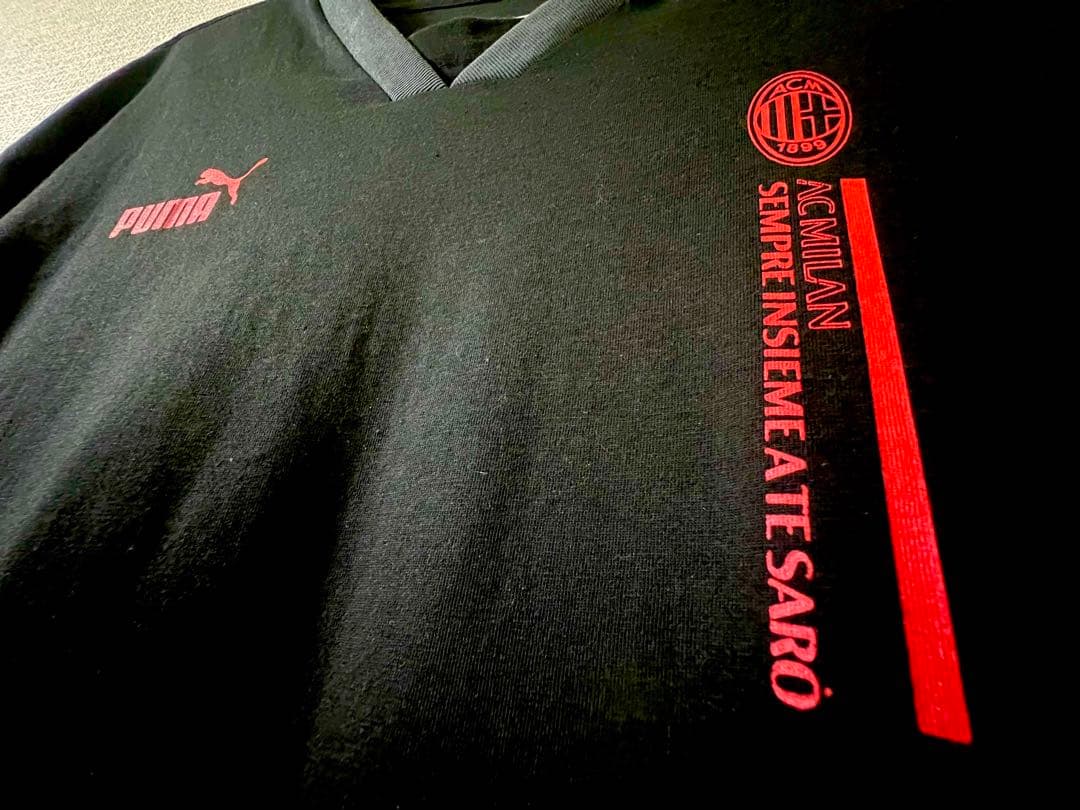 PUMA ブラック Vネックシャツ Mロゴ ( AC - MILAN )