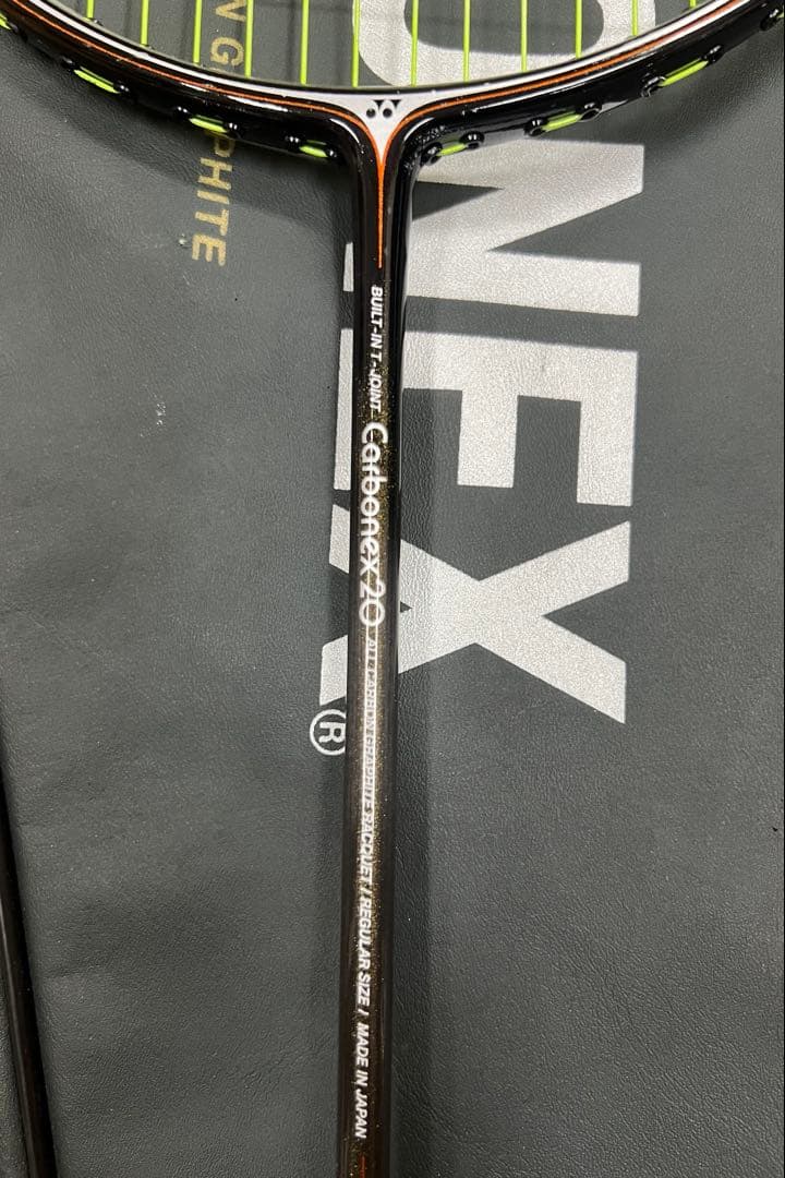 【美品】グリップは要交換YONEX Carbonex20 バドミントン