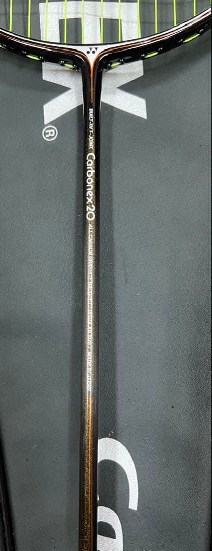 【美品】グリップは要交換YONEX Carbonex20 バドミントン