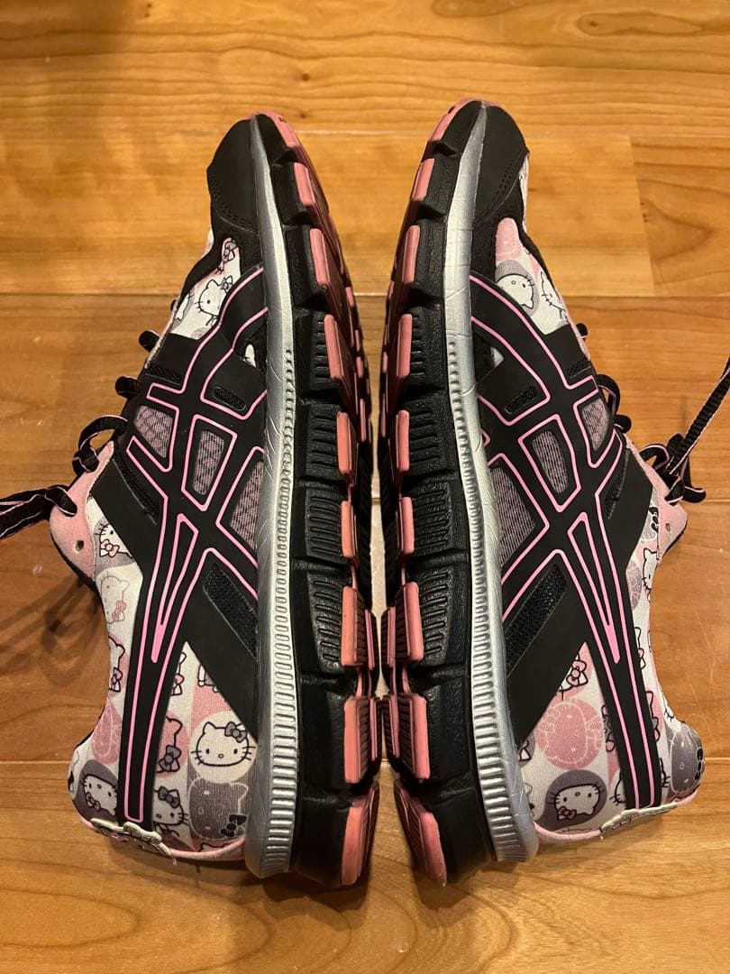 ASICS GEL-BLUR33 ハローキティ柄 黒/ピンク 24.5センチ