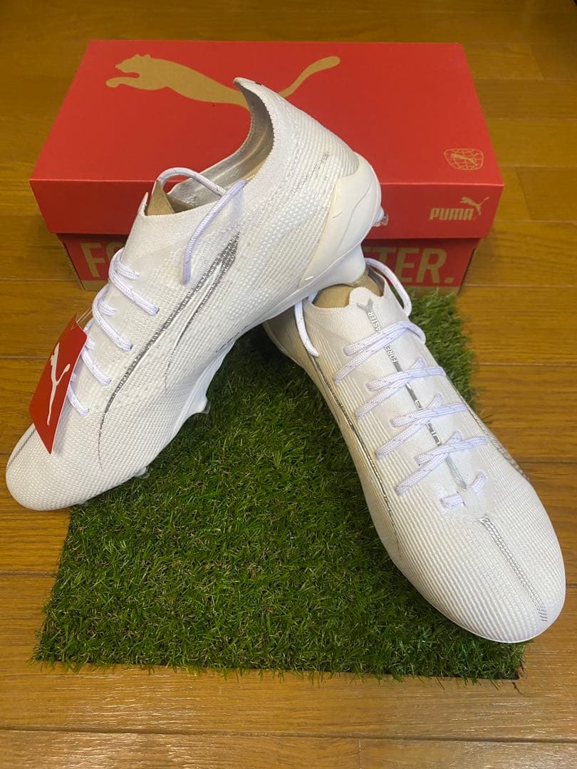 Puma ホワイト サッカーシューズ スパイク