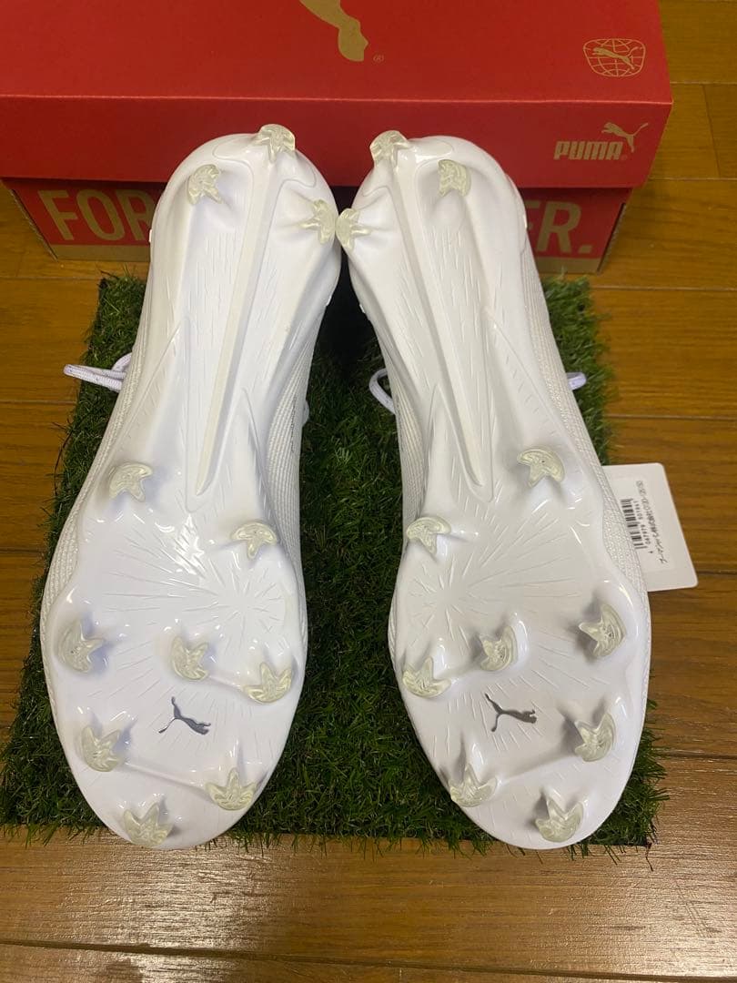 Puma ホワイト サッカーシューズ スパイク