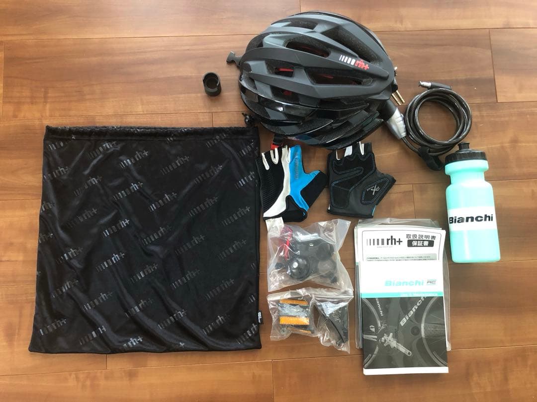 ロードバイクBIANCHI ニローネおまけ付き