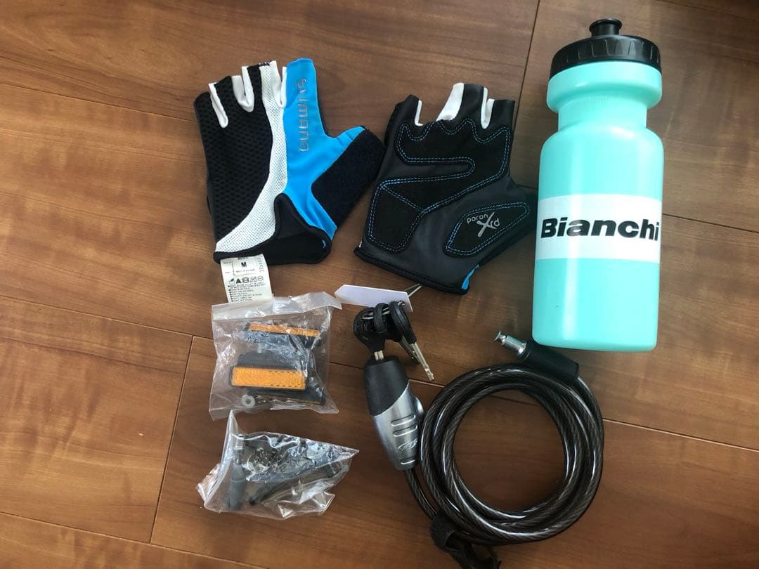 ロードバイクBIANCHI ニローネおまけ付き