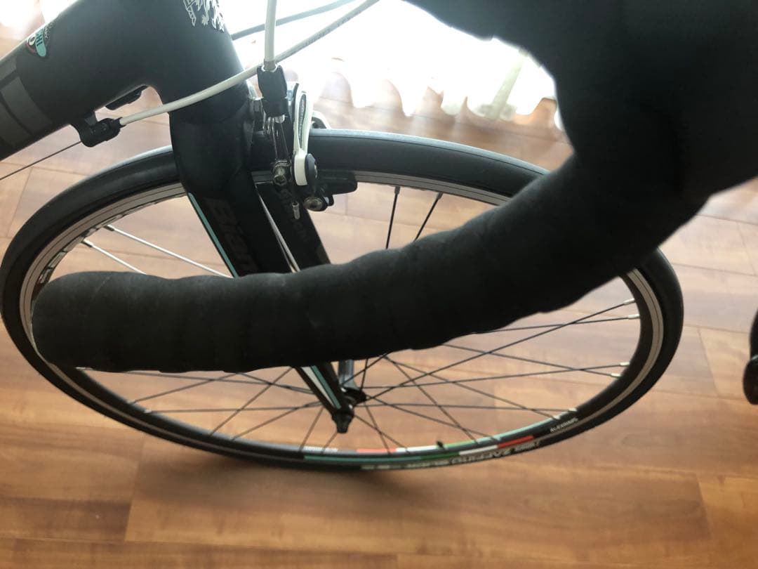 ロードバイクBIANCHI ニローネおまけ付き