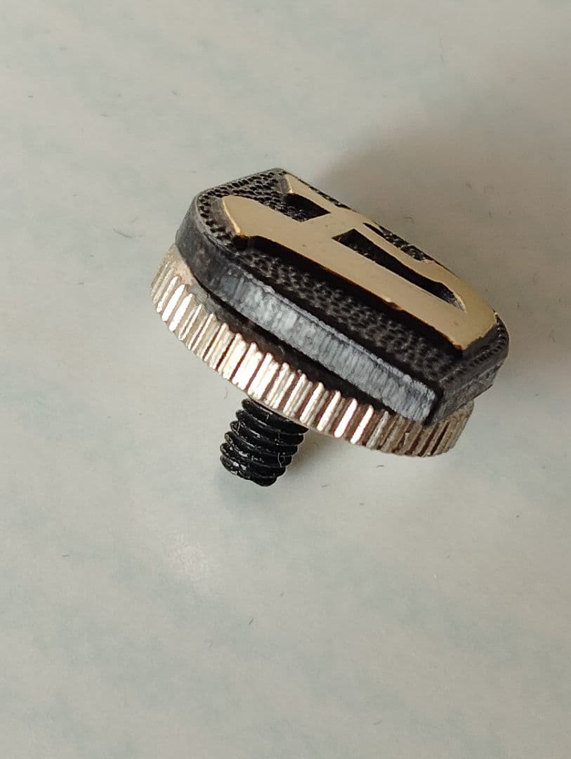 【超希少・完全未使用・箱付】約50年前レトロ　AKAI赤井電機　社章 襟章 徽章