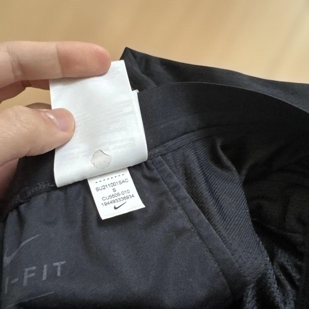 ナイキ スウィフト Dri-FIT 黒 S