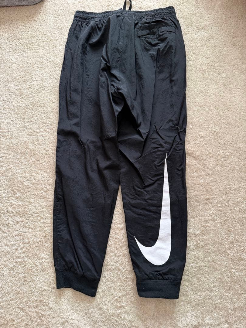 Nike ウィンドブレーカーとジョガーパンツセット