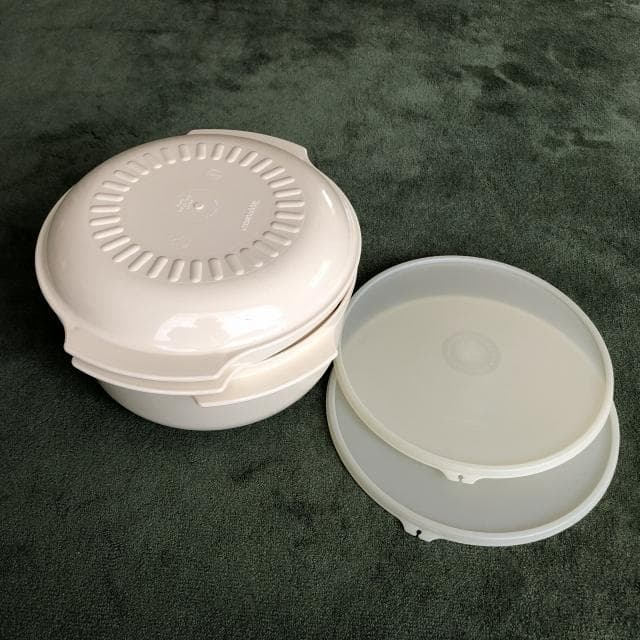 Tupperware 保存容器3個セット(レンジ使用可能)+ふた2個