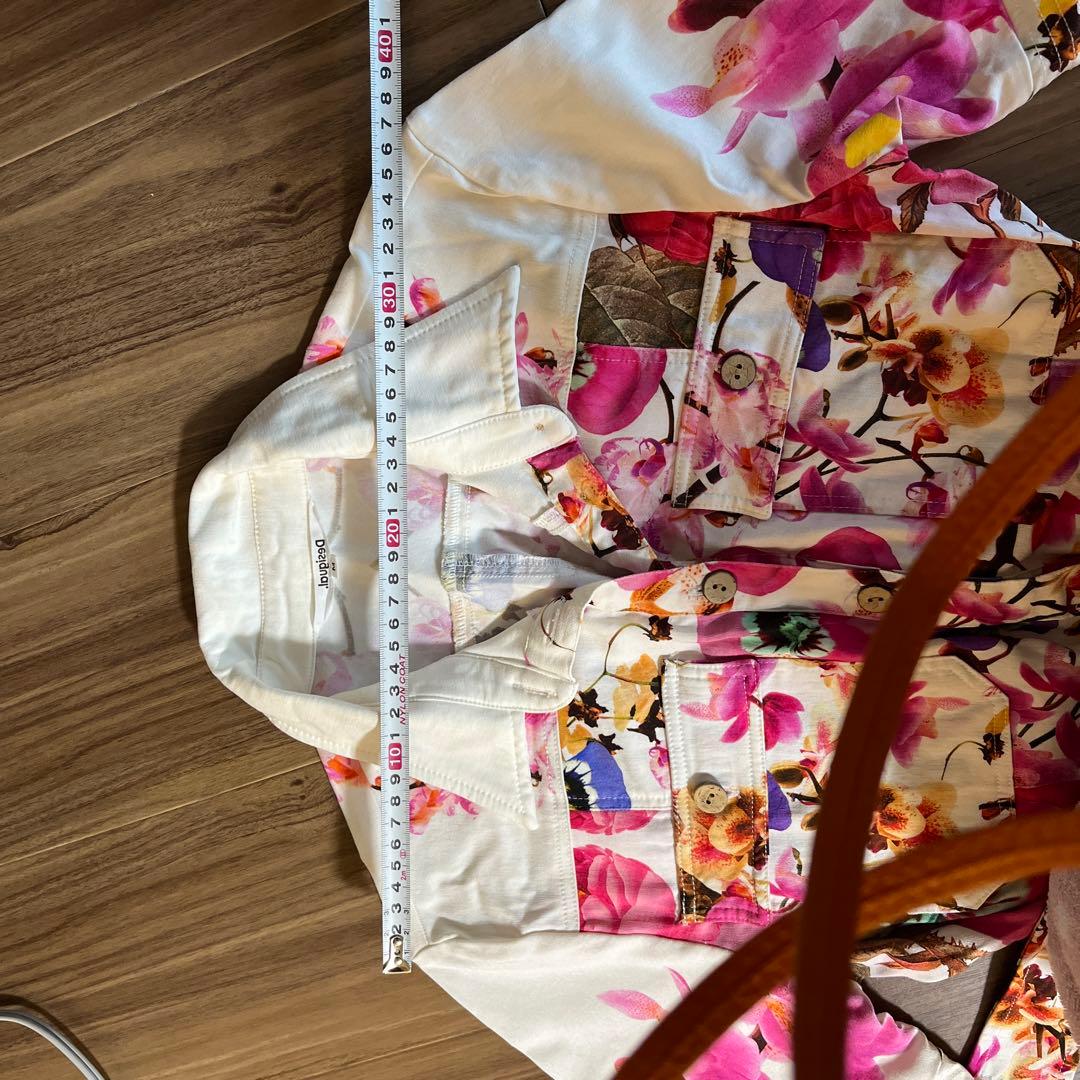 Desigual ピンクの花柄の可愛いワンピース