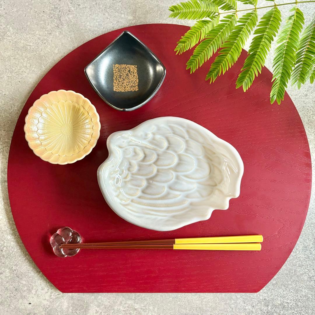 赤膚焼　銘々皿　2枚セット　大塩昭山　鶴　高級品　鳥　作家　器　三つ足　白　ツル