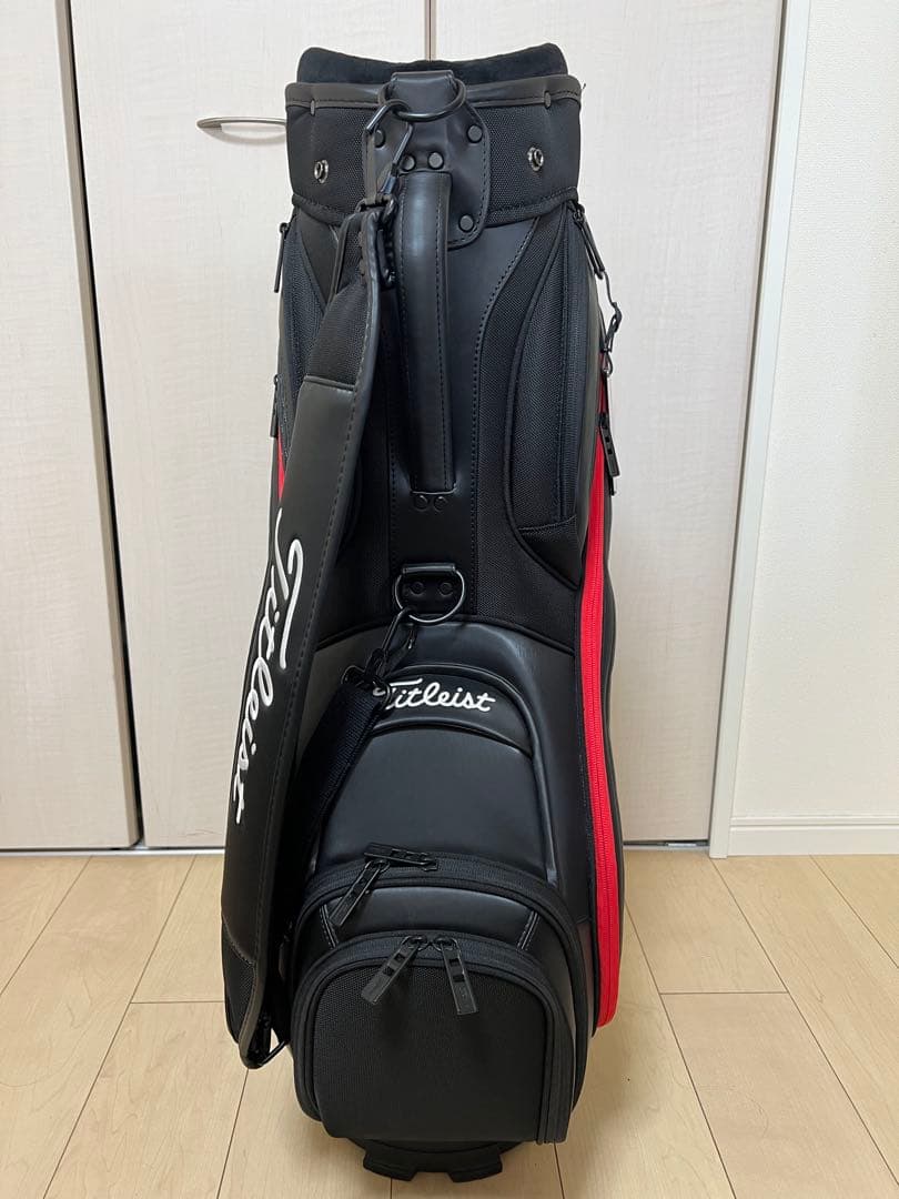 Titleist キャディバッグ ブラック/レッド　ミッドサイズ